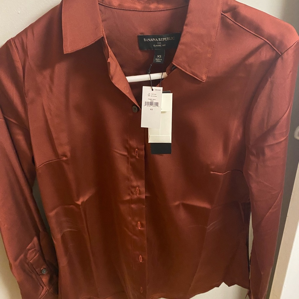 Banana Republic silky dress shirt
